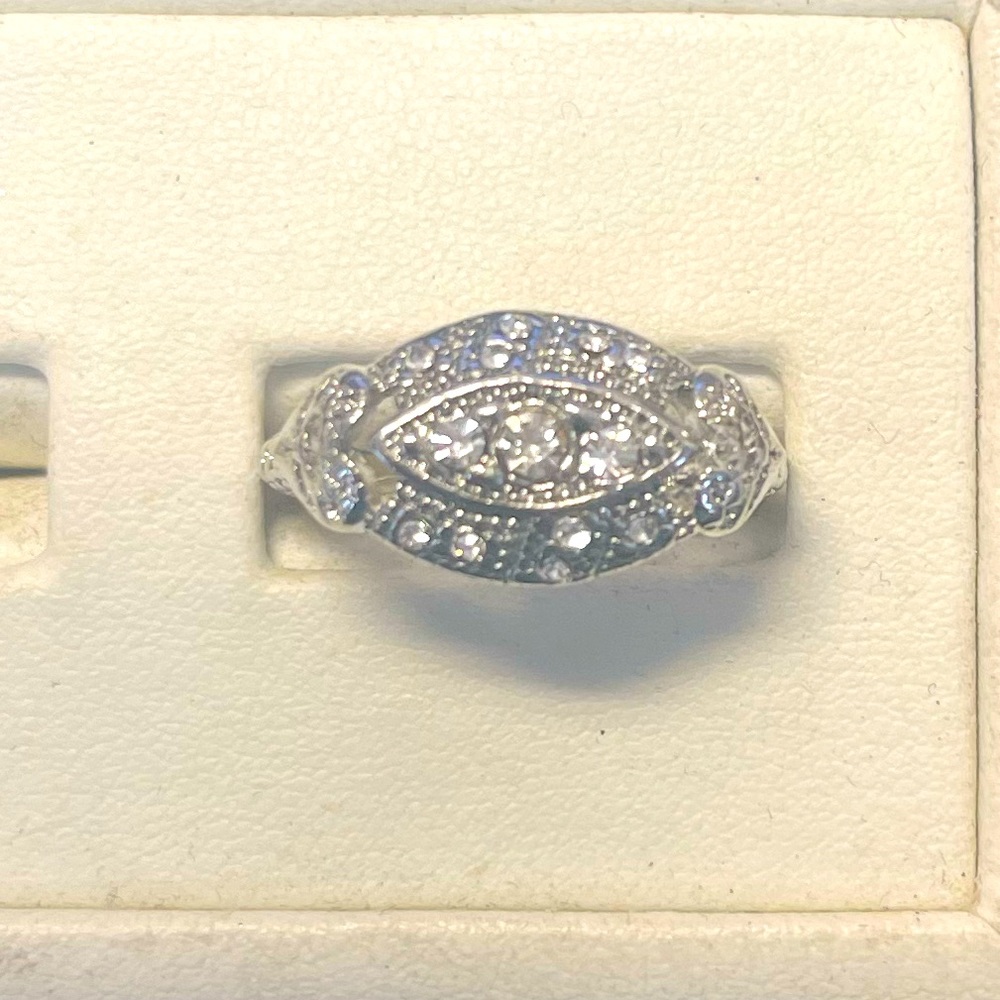 Size 10 vintage style costume jewelry